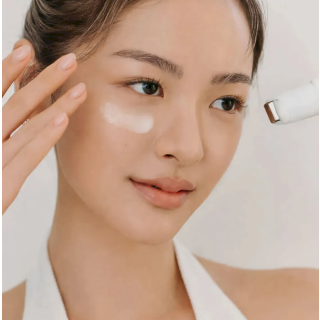 DR. ALTHEA Retinol Flat Iron Eye Roller 25 ml (8809447256658)