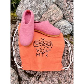 Viltsussid nahktallaga tuhmroosad